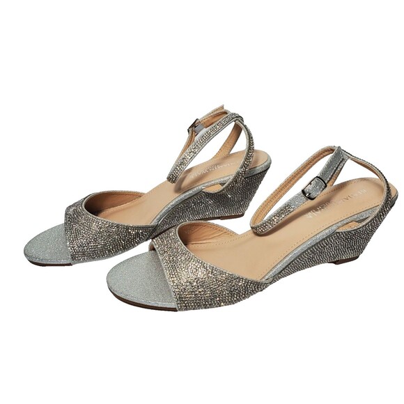 Touch Ups Moxie Wedge Sandal Silver 10M Women’s Dressy Formal Evening Prom - Picture 1 of 6